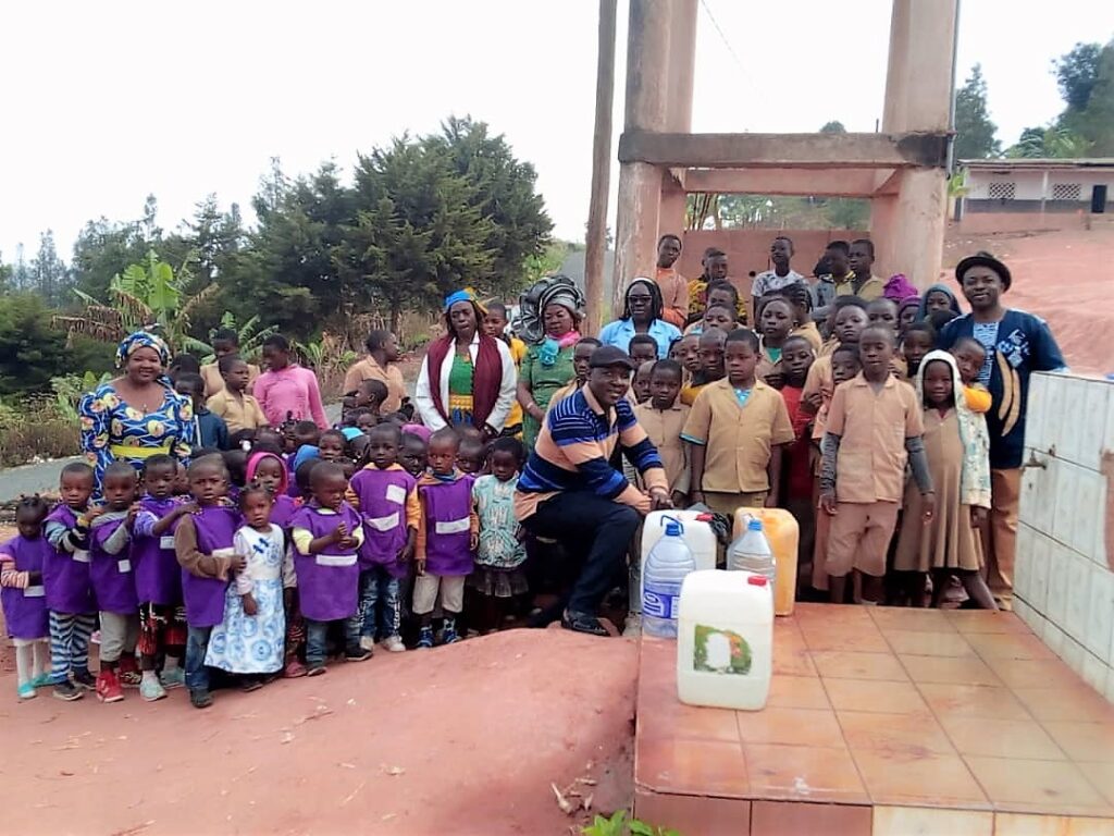 Scolaresca-di-Nzong-1